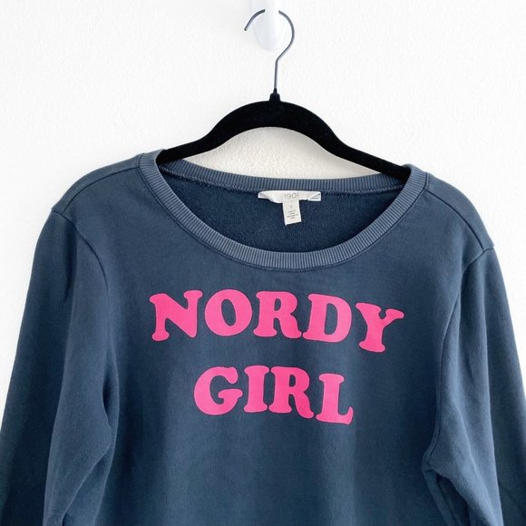 1901 Nordy Girl Graphic Women's Small Pullover Crewneck Sweatshirt Navy Pink - Picture 2 of 9